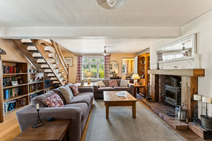 Lounge- click for photo gallery